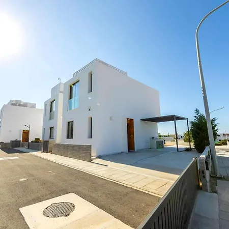 Beach Breeze Villa
